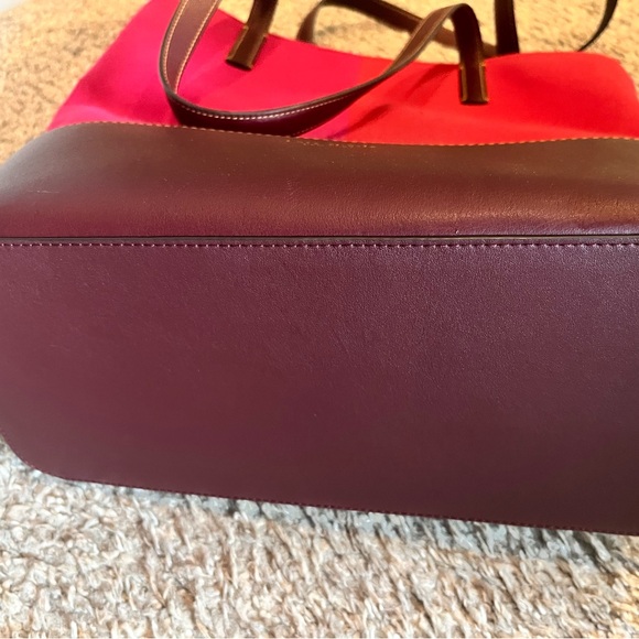 Red Color-Block Tote Bag - Picture 4 of 6